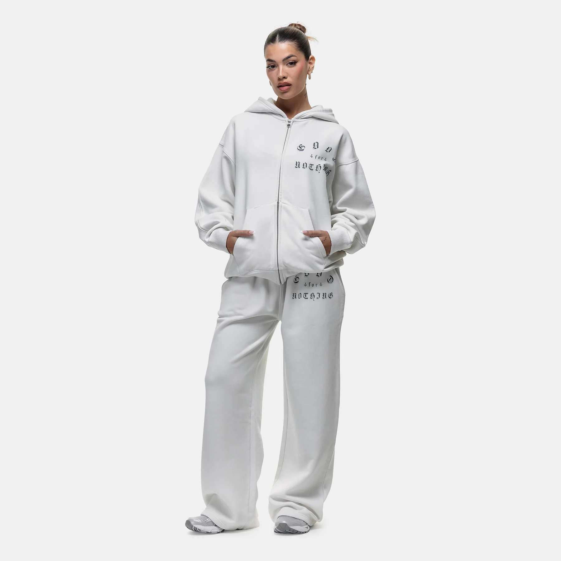 Sprayed Cali Off White Pullover Hoodie - Image 5